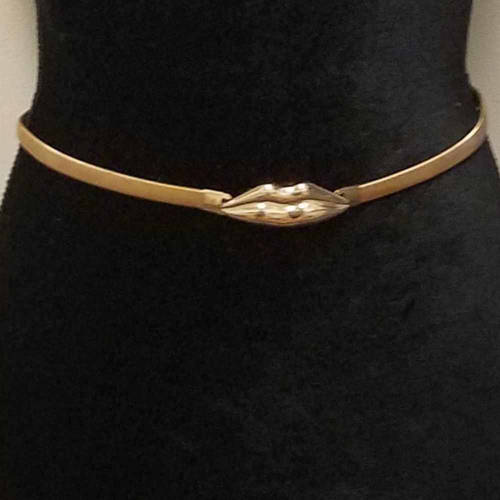 Full lips Clasp metal belt
